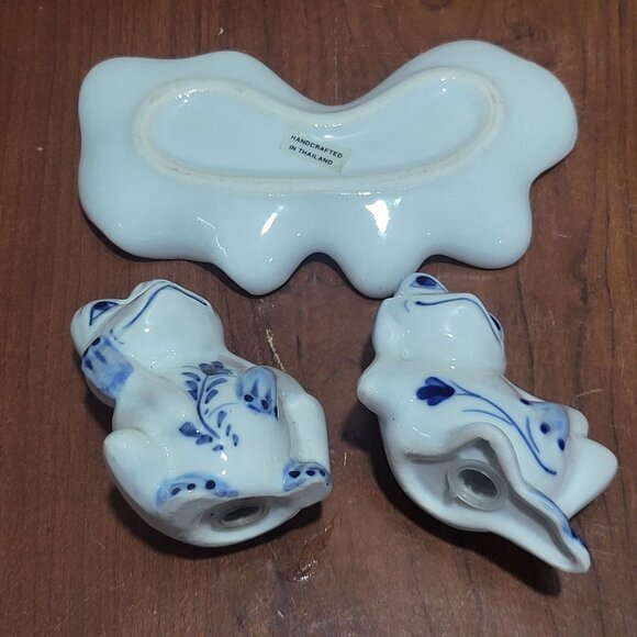 Vintage Lounging Frog Couple Blue White Floral Salt Pepper Shaker Set - Picture 6 of 12